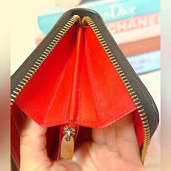 Christian Louboutin Long Wallet Studs Round Zip Gradation - Picture 7 of 12